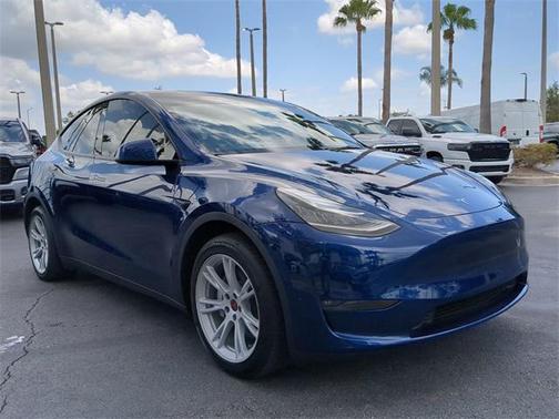 2022 Tesla Model Y Long Range Dual Motor All-Wheel Drive