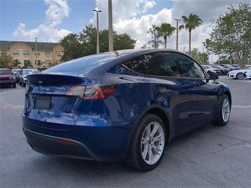 2022 Tesla Model Y Long Range Dual Motor All-Wheel Drive