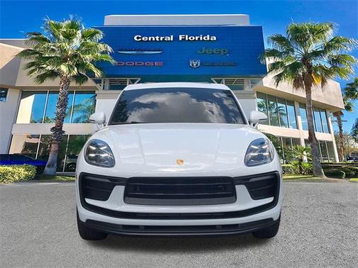 2022 Porsche Macan Base