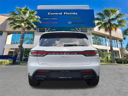 2022 Porsche Macan Base