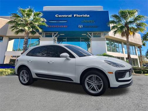 2022 Porsche Macan Base