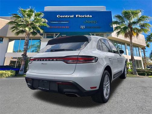 2022 Porsche Macan Base