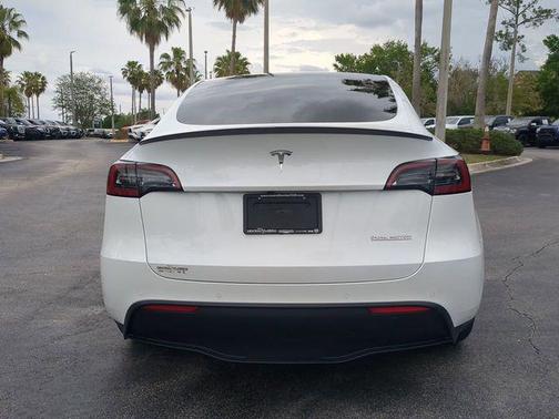 Pearl White Multi-Coat 2022 Tesla Model Y Performance Dual Motor All-Wheel Drive