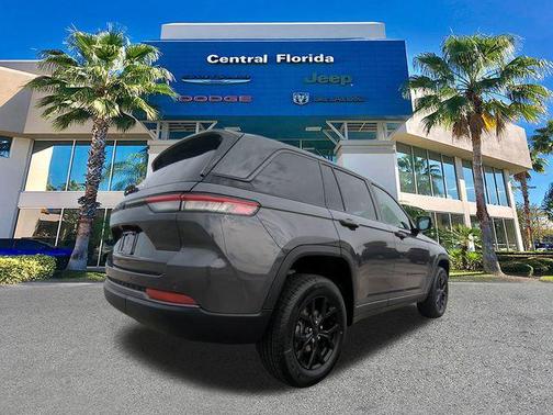 2026 Jeep Grand Cherokee Altitude