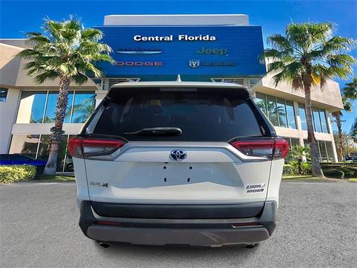 2020 Toyota RAV4 Hybrid SE