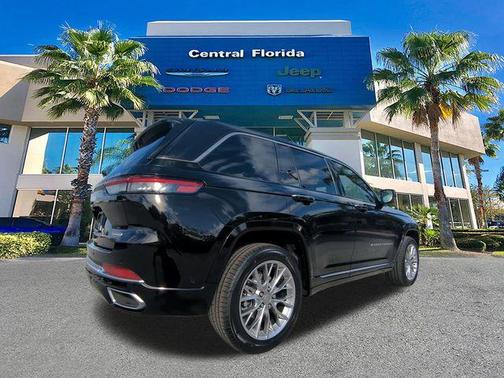 2025 Jeep Grand Cherokee Summit