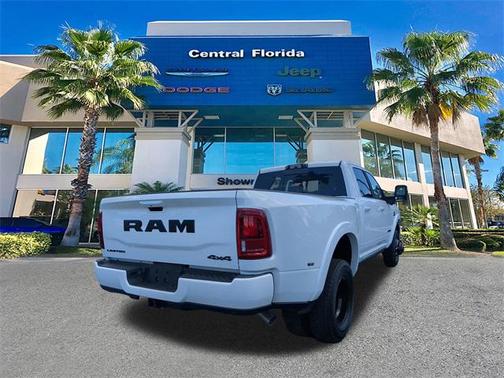 2025 RAM 3500 Limited Crew Cab 4x4 8' Box
