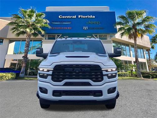 2025 RAM 3500 Limited Crew Cab 4x4 8' Box