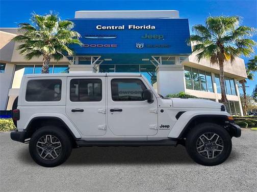 2025 Jeep Wrangler 4-Door Sahara 4x4