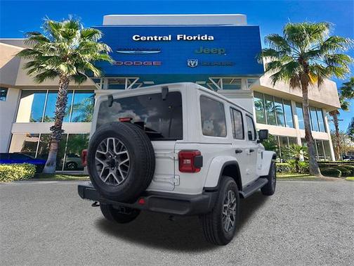 2025 Jeep Wrangler 4-Door Sahara 4x4
