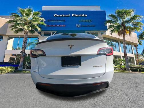 2022 Tesla Model Y Performance Dual Motor All-Wheel Drive