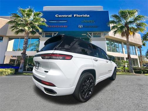 2025 Jeep Grand Cherokee Summit