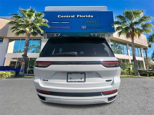 2025 Jeep Grand Cherokee Summit