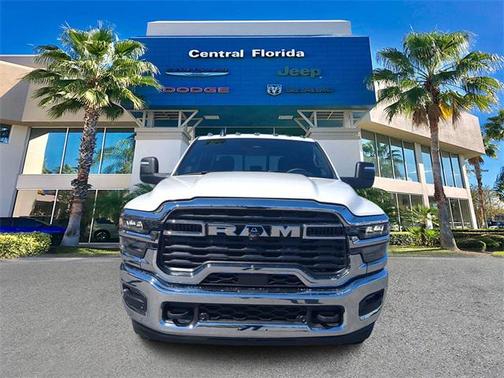 2025 RAM 2500 Tradesman Crew Cab 4x4 6'4' Box
