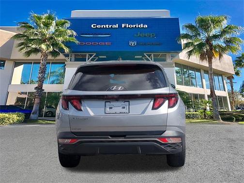 2022 Hyundai TUCSON SE