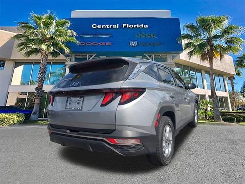 2022 Hyundai TUCSON SE
