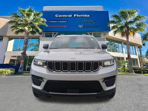 Silver Zynith 2025 Jeep Grand Cherokee Laredo