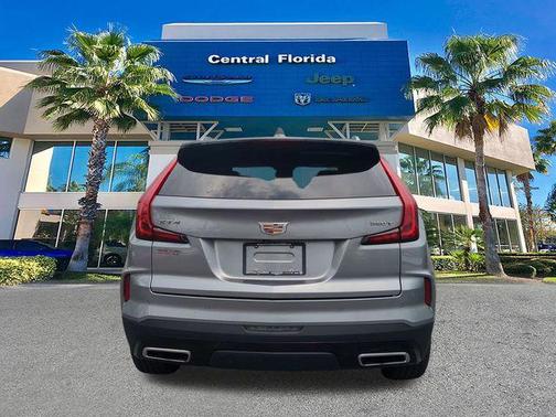 Argent Silver Metallic 2024 Cadillac XT4 Premium Luxury