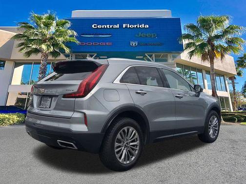 Argent Silver Metallic 2024 Cadillac XT4 Premium Luxury