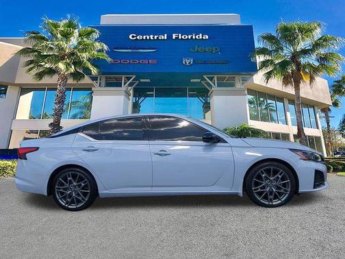 2023 Nissan Altima SR VC-Turbo FWD