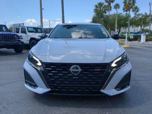 2023 Nissan Altima SR VC-Turbo FWD