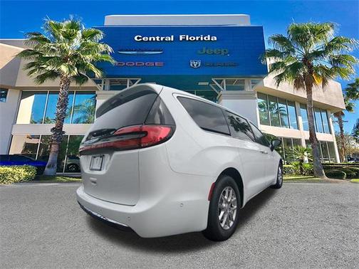2025 Chrysler Pacifica L