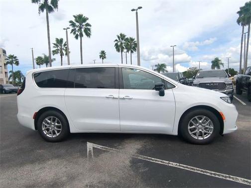 2025 Chrysler Pacifica L