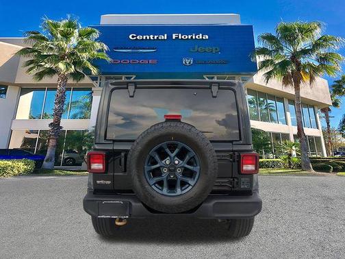 Black Clearcoat 2026 Jeep Wrangler 85th Anniversary