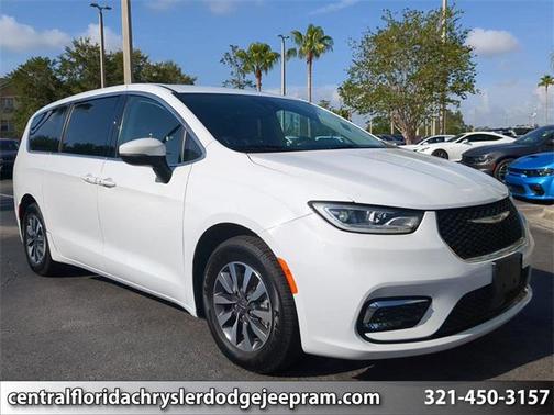 2023 Chrysler Pacifica Hybrid Touring L