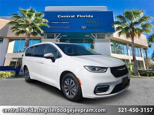 2023 Chrysler Pacifica Hybrid Touring L