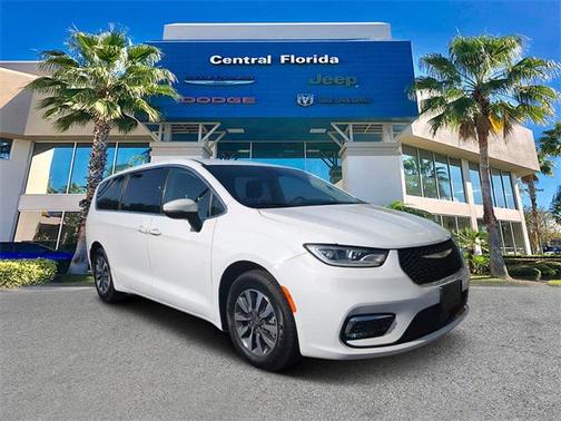 2023 Chrysler Pacifica Hybrid Touring L