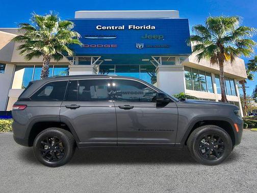 Baltic Gray Metallic Clearcoat 2026 Jeep Grand Cherokee Altitude