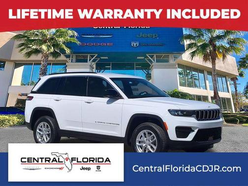 Bright White Clearcoat 2026 Jeep Grand Cherokee Laredo