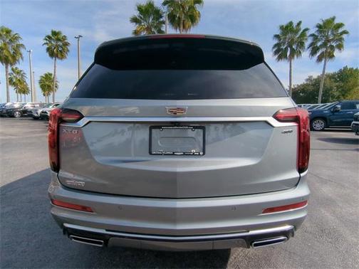 2025 Cadillac XT6 Premium Luxury FWD