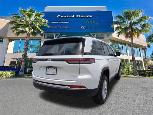 2025 Jeep Grand Cherokee Laredo