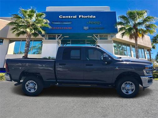 2025 RAM 2500 Tradesman Crew Cab 4x4 6'4' Box