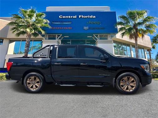 2024 Nissan Titan SV