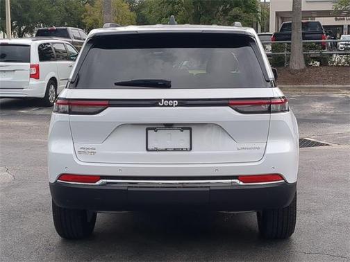 2025 Jeep Grand Cherokee Laredo