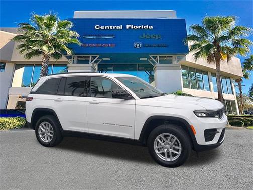 2025 Jeep Grand Cherokee Laredo