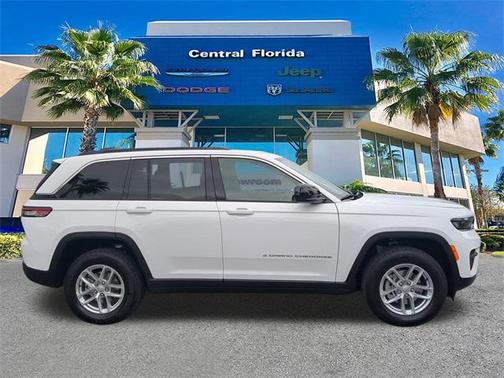2025 Jeep Grand Cherokee Laredo