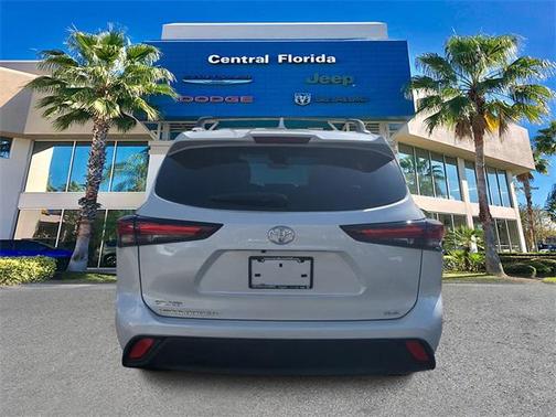 2024 Toyota Highlander XLE