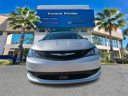 2026 Chrysler Voyager LX