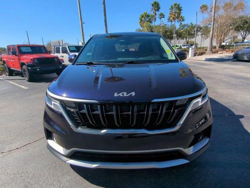 2024 Kia Carnival LX