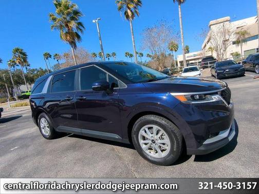 2024 Kia Carnival LX