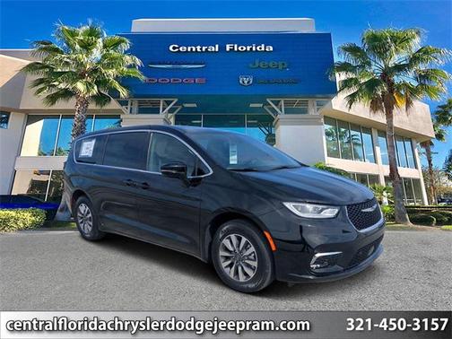2025 Chrysler Pacifica Hybrid Select