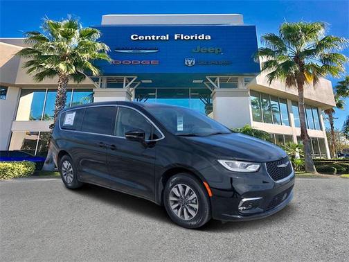2025 Chrysler Pacifica Hybrid Select