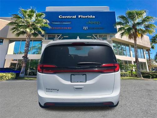 2021 Chrysler Pacifica Touring