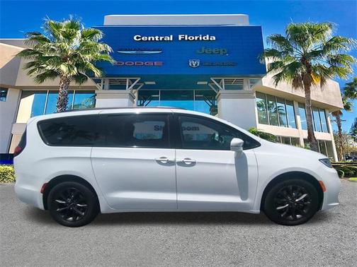 2021 Chrysler Pacifica Touring