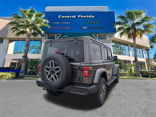 2025 Jeep Wrangler 4-Door Sahara 4x4