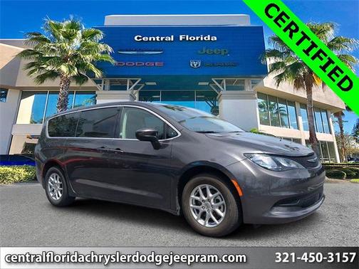 2023 Chrysler Voyager LX